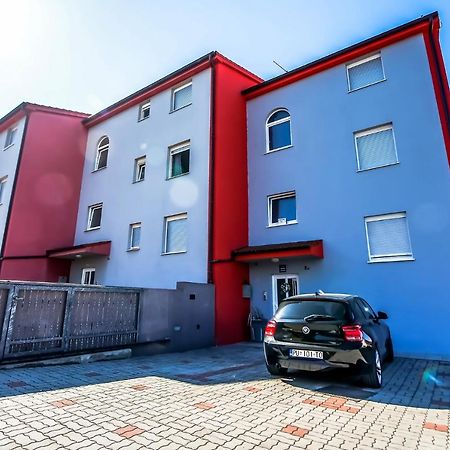 Apartments Saric プーラ エクステリア 写真