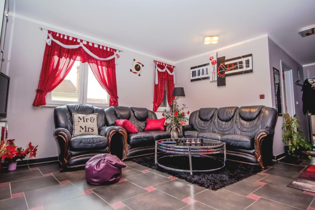 Apartments Saric プーラ エクステリア 写真
