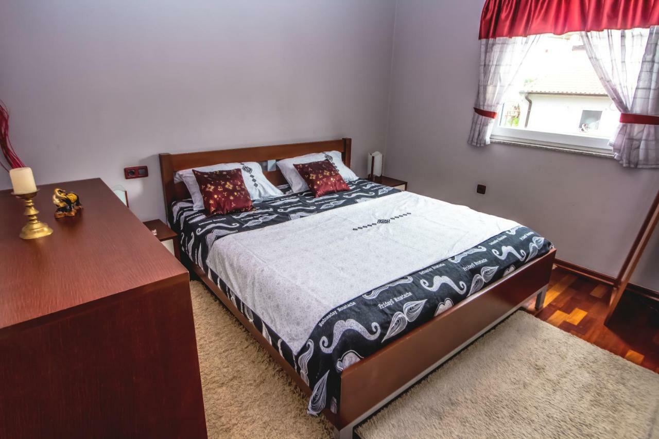 Apartments Saric プーラ エクステリア 写真