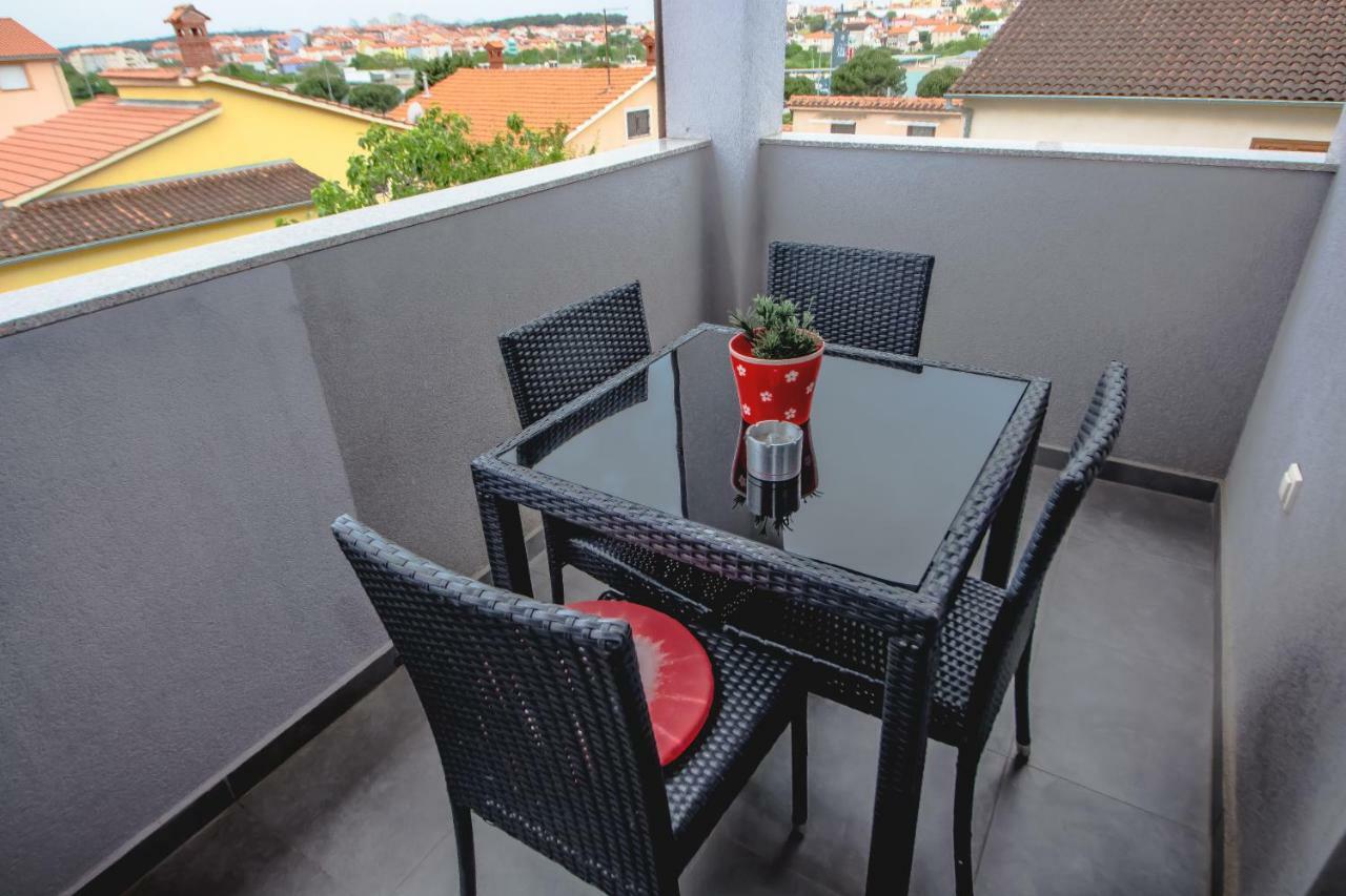 Apartments Saric プーラ エクステリア 写真
