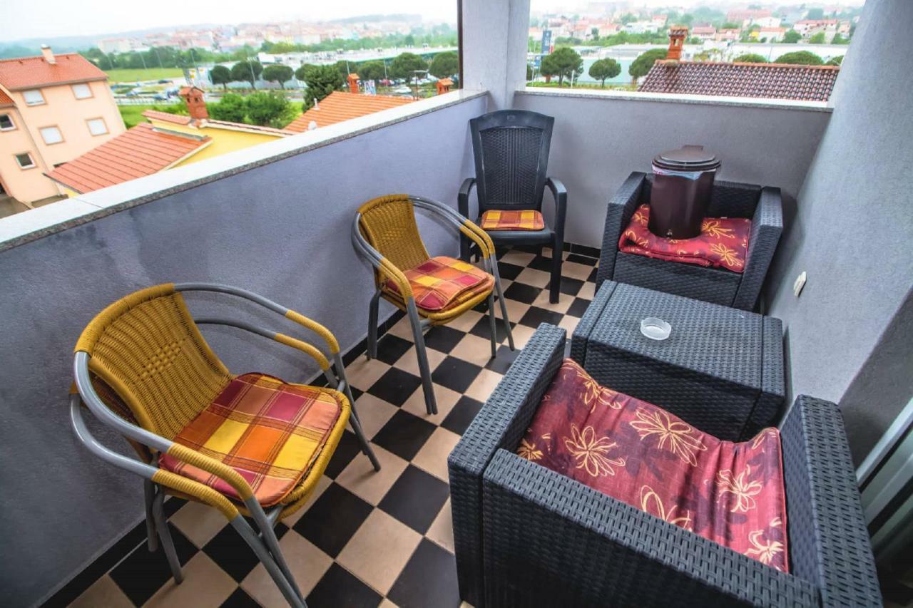 Apartments Saric プーラ エクステリア 写真