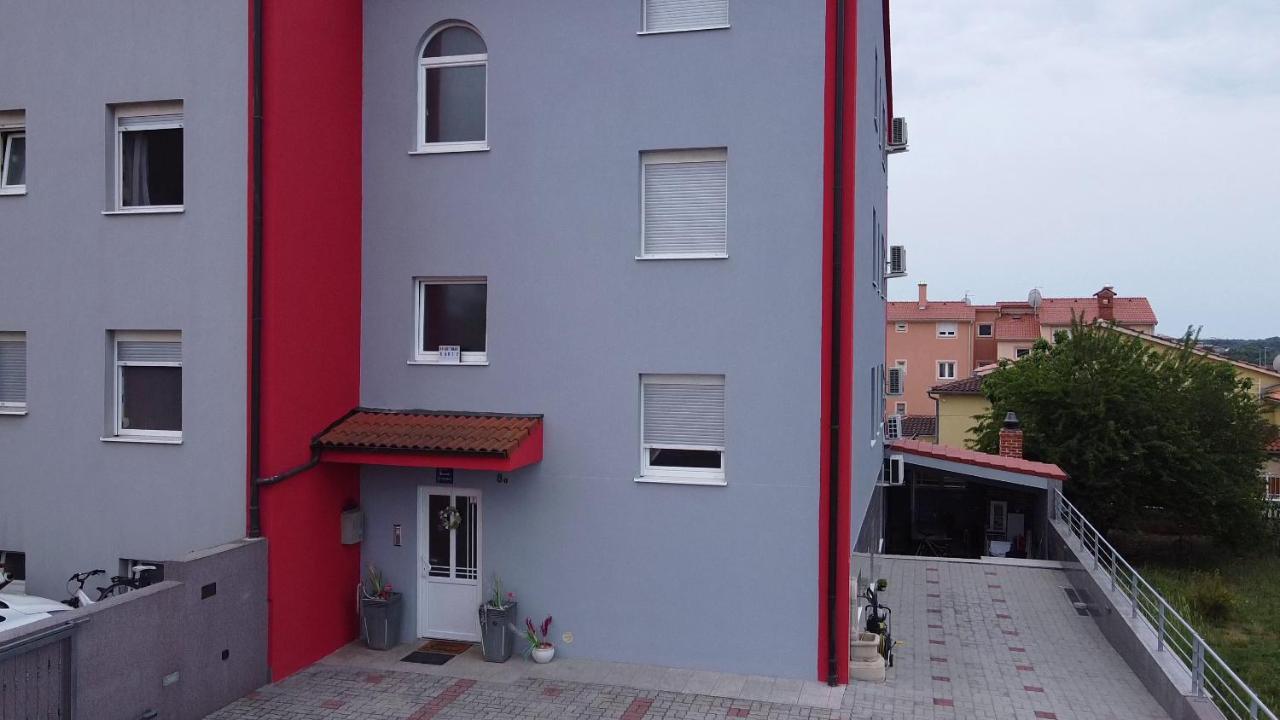 Apartments Saric プーラ エクステリア 写真